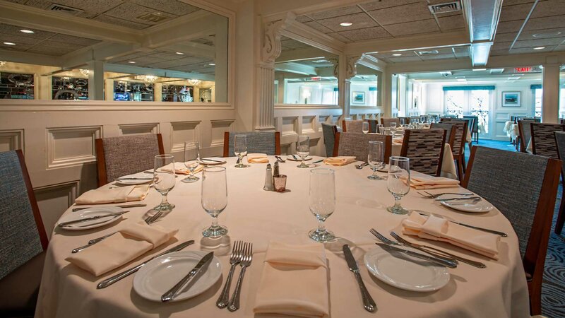 Main Dining Room - Table for 8 Guests